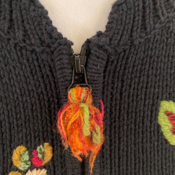 Northern Isles Zip-Up Knit Cardigan – Women’s M – Black with Rose Embroidery - Picture 6 of 10